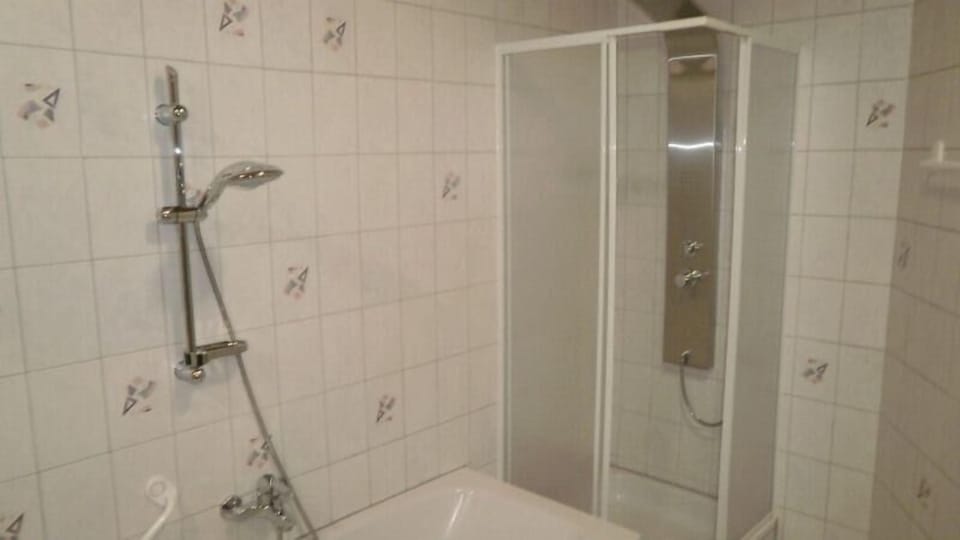 Bath/Shower