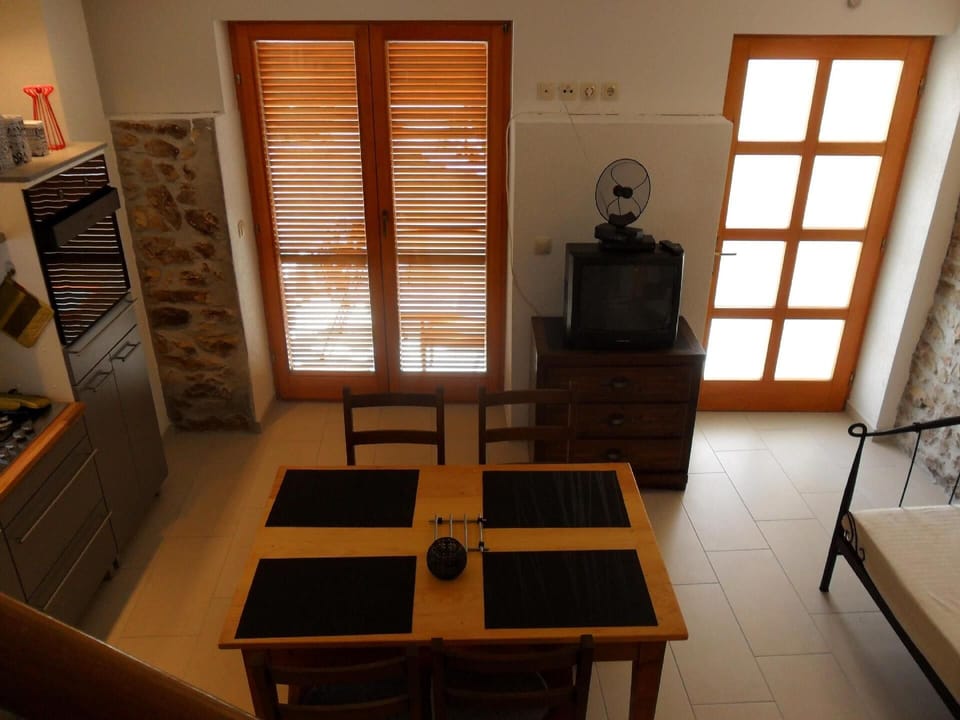 living room and dining room_kitchen