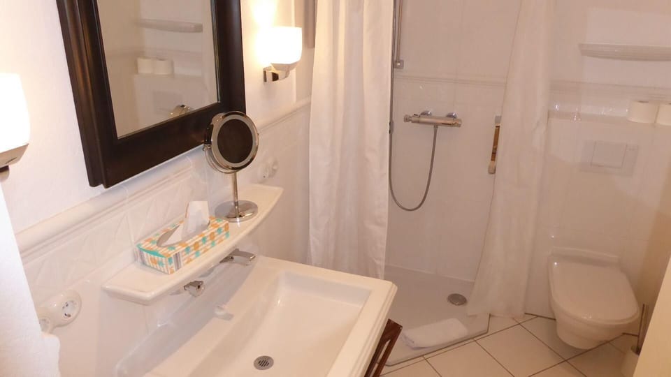Bath/Shower