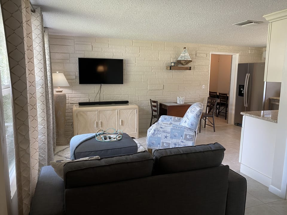 Family Room, Comfy and Cozy.
