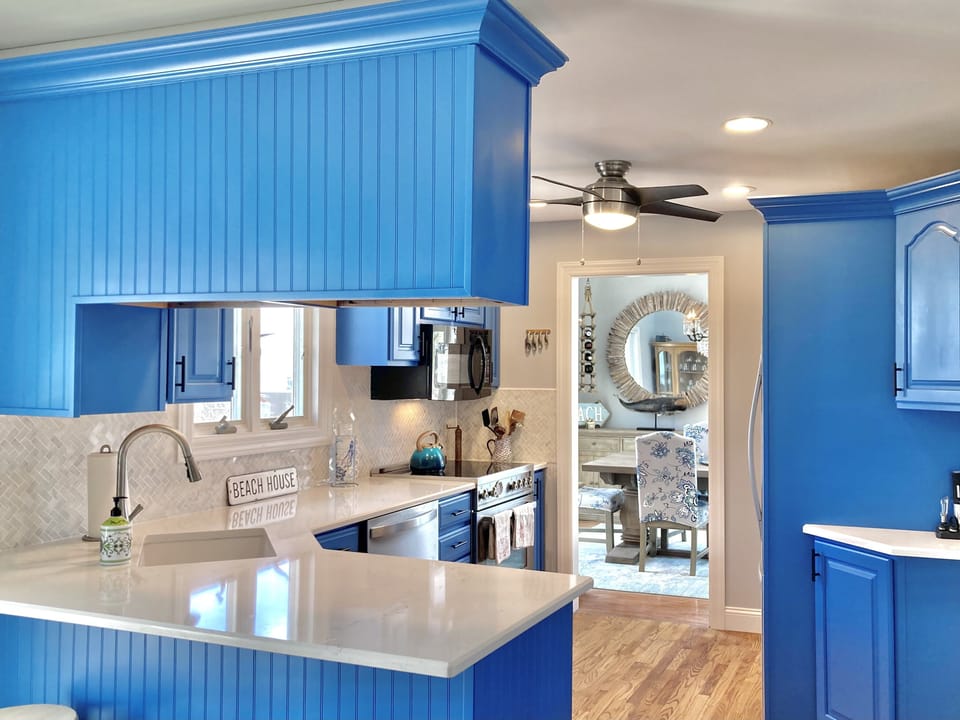 Light Airy Fun Kitchen