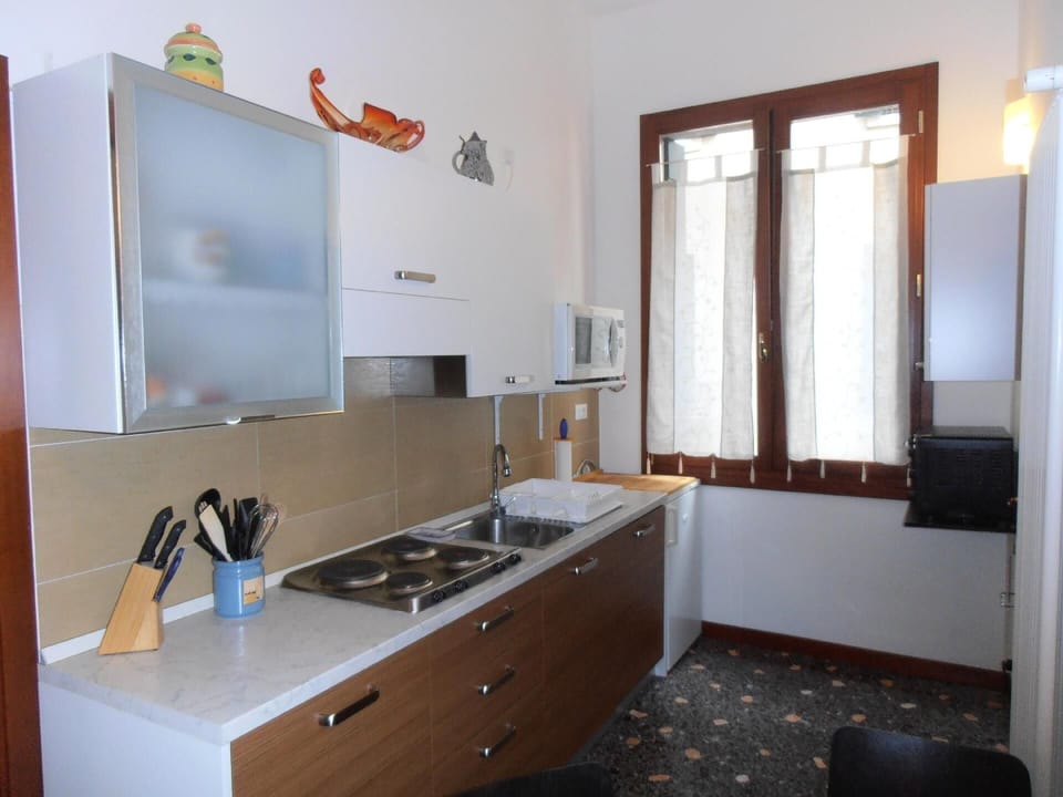 Kitchen area. kitchen corner