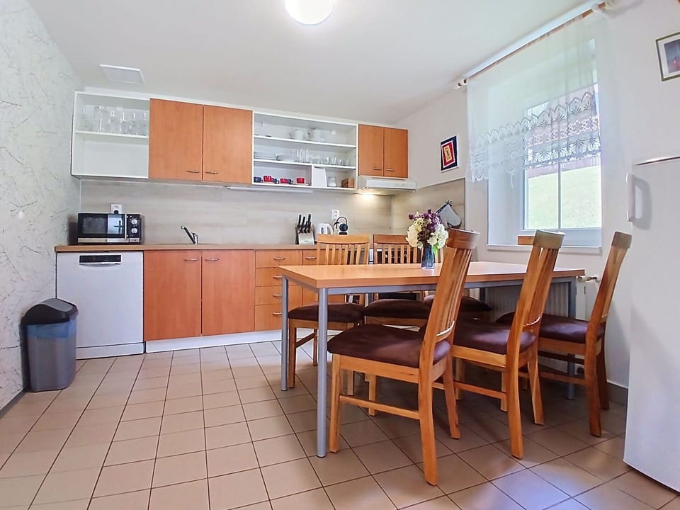 Furniture, Flooring, Wood, Floor, Interior Design, Kitchen, Lighting, Ceiling, Room, Apartment