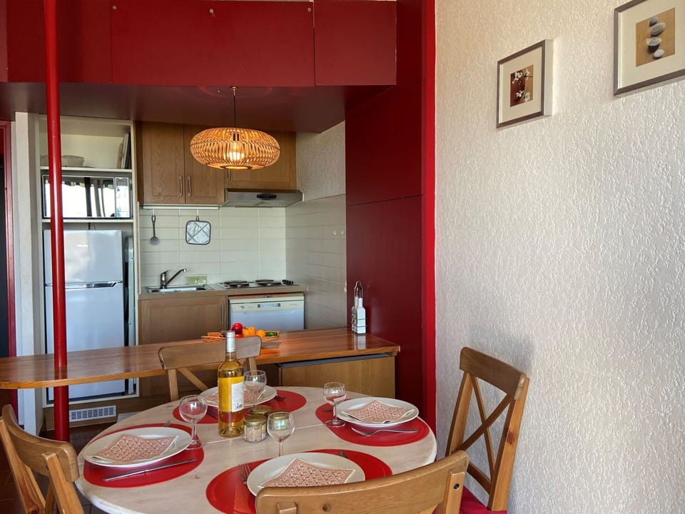 Table, Furniture, Property, Tableware, Interior Design, Chair, Orange, Wood, Kitchen & Dining Room Table, Real Estate
