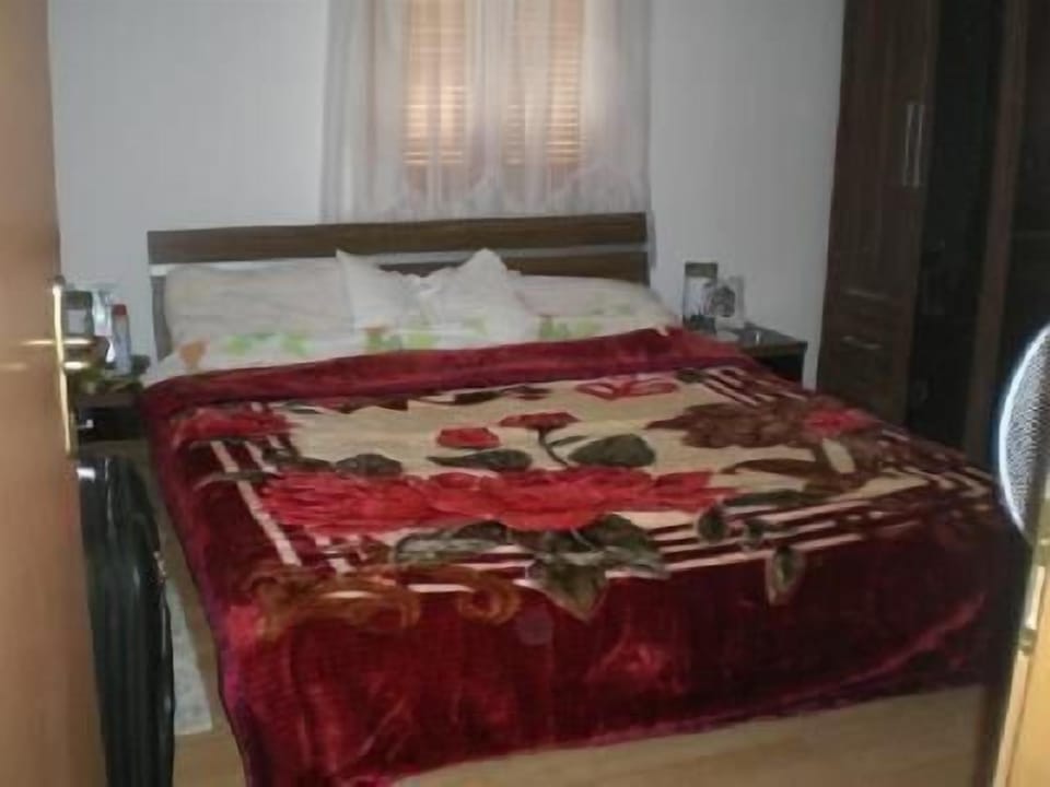 Bedroom 1, King size, Ground floor