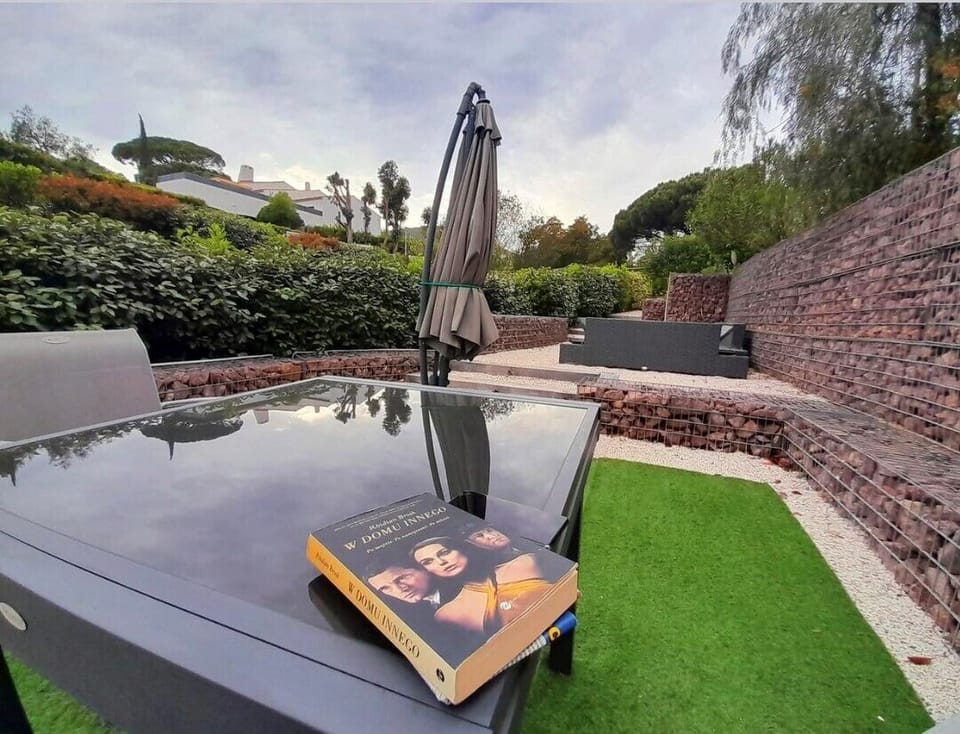 PRIVATE OUTDOOR SPACE (3)