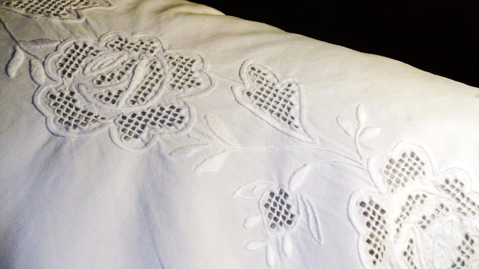 Linen, detail
