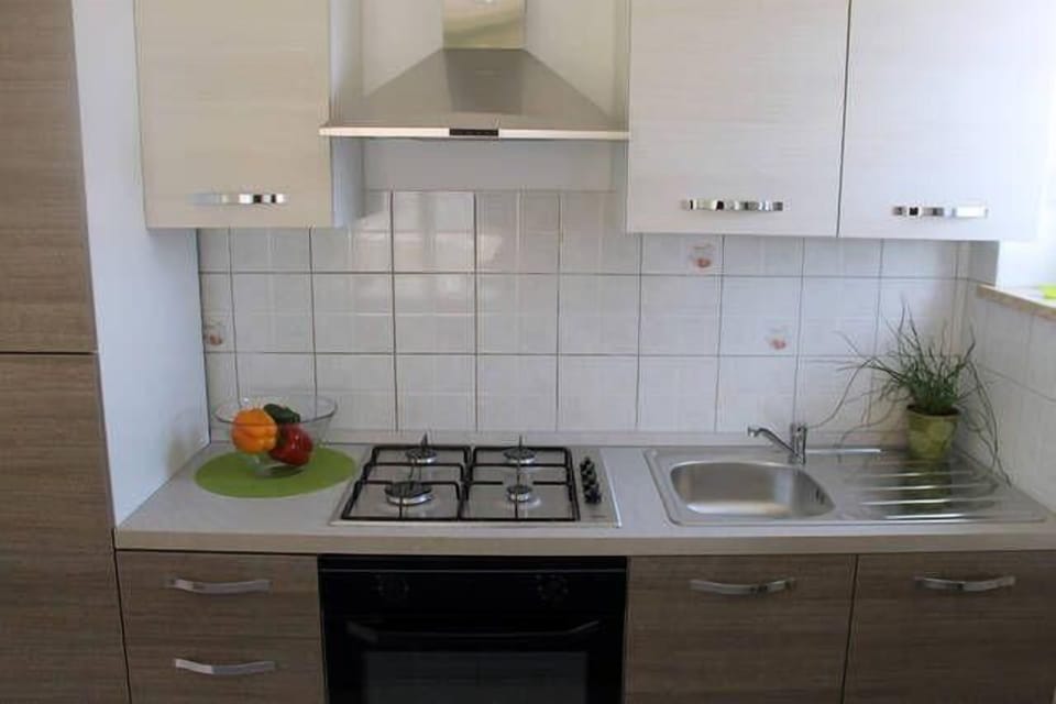 Kitchen area. Kitchen