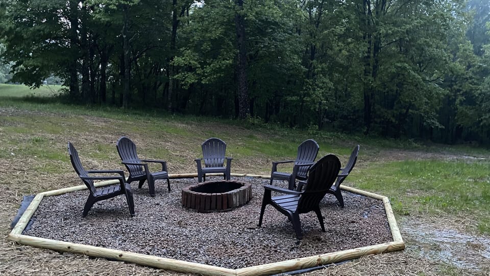Fire-pit with 6 chairs.
