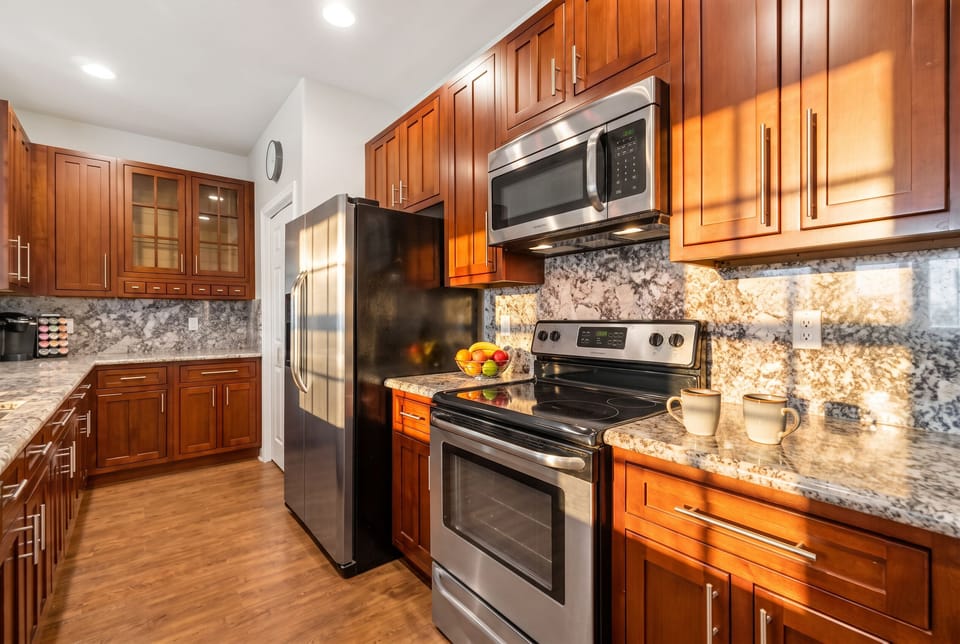 Whether you're staying for a weekend getaway or a month-long corporate trip, you'll enjoy healthier options by having a truly functional kitchen at your disposal.