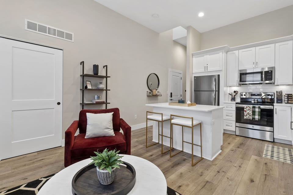 This kitchen offers all the essentials for a weekend getaway. 