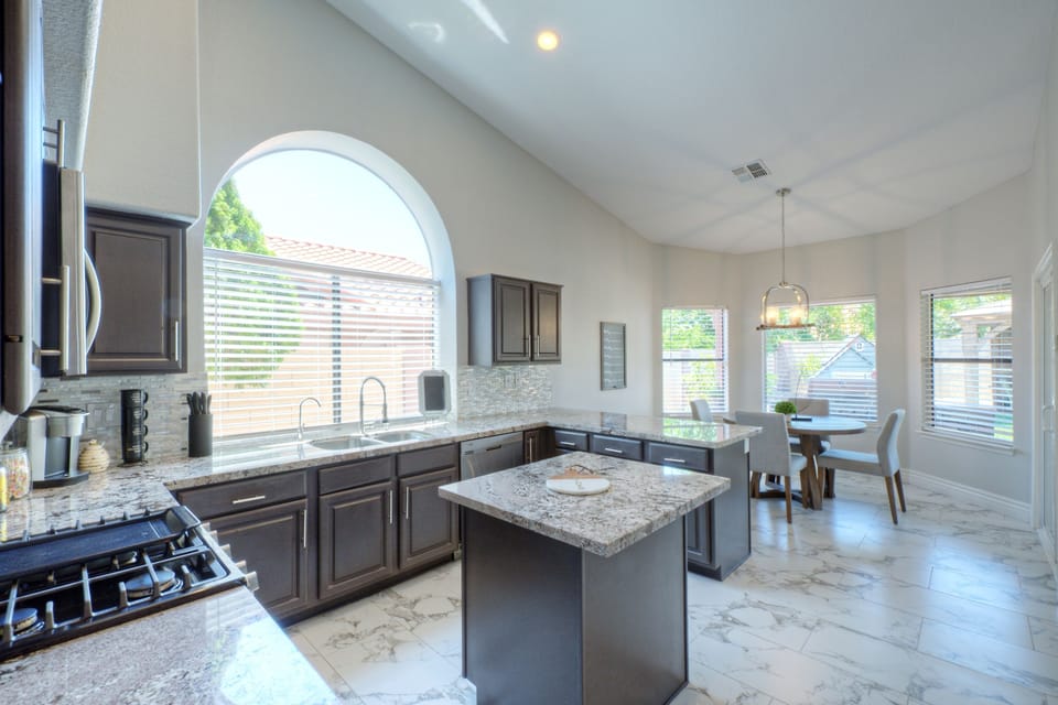 Gourmet Kitchen with island