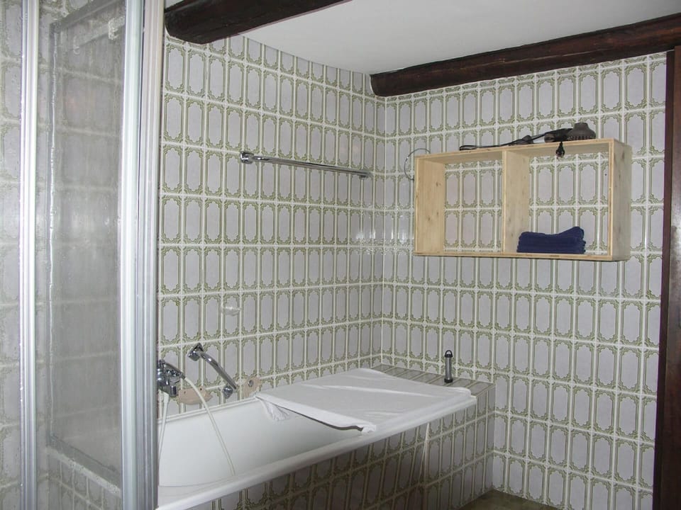 Bath/Shower