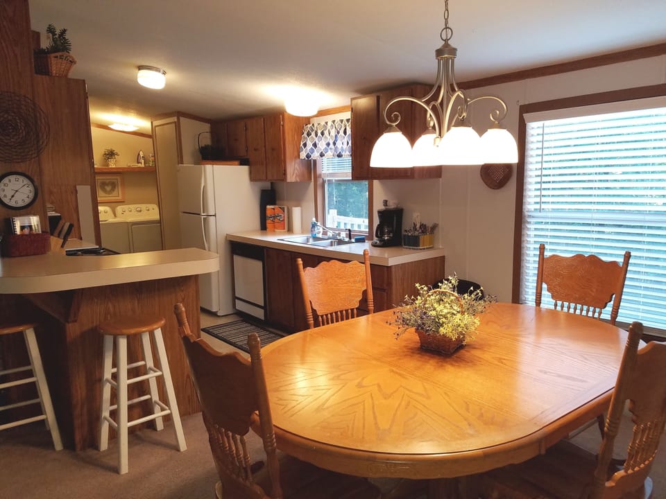 Dining/Kitchen