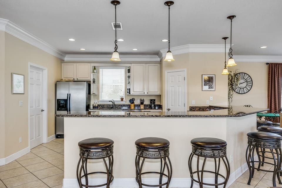 Oversized kitchen bar