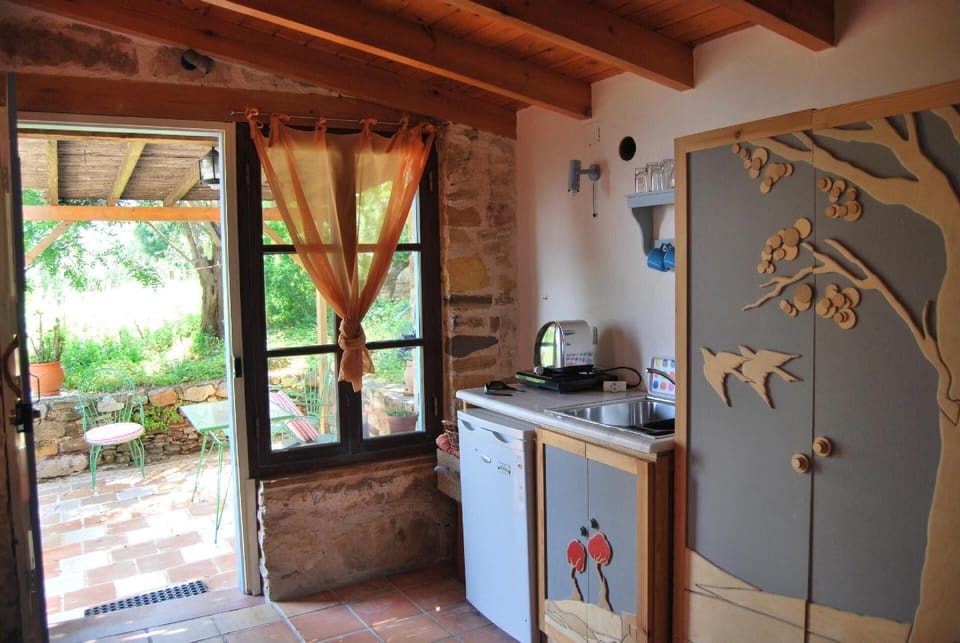 1st floor sitting-room in which there are 2 sleepings