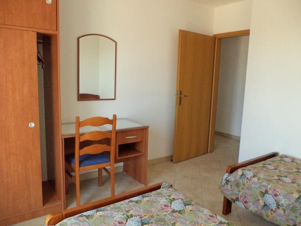 A5-ROOM 1