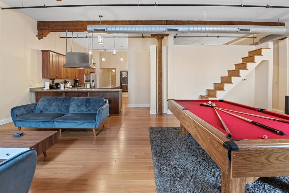 Pool table