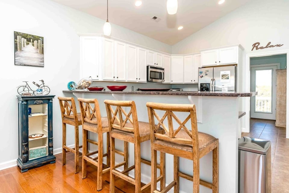 Kitchen with Eat in Seating
