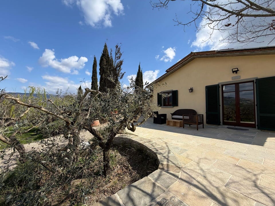 Building Exterior, Outdoor