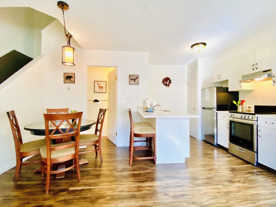 Kitchen and dining area