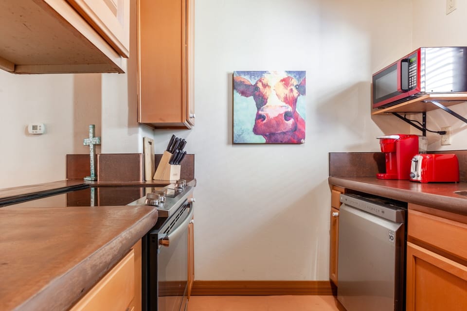 Flooring, Hardwood, Indoors, Room, Furniture