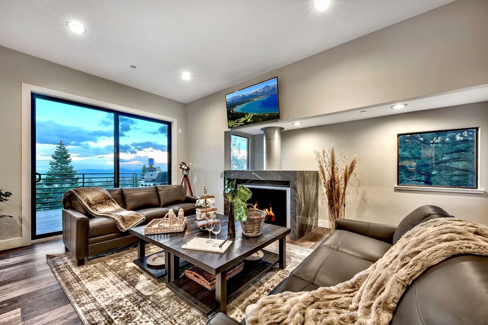 Above it all this VIP Blue Diamond  Mega Lodge is The Largest estate in Lake Tahoe
Two Fie Places and TV's with large entertaining area also two ovens and microwaves for the large family getaway or friend trip