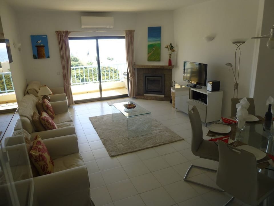 Lounge / Dining Room