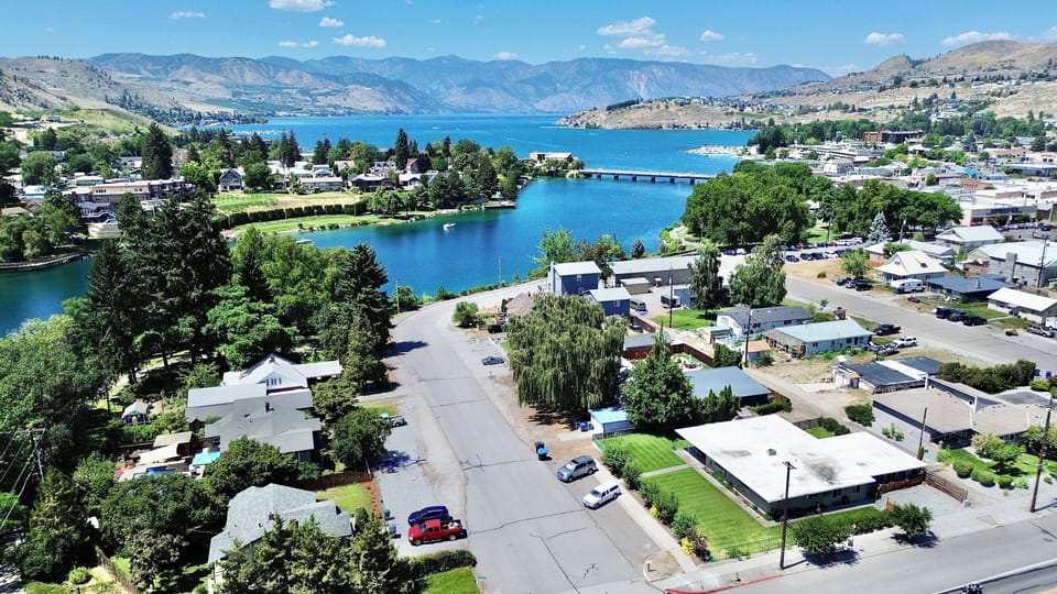 The Riverwalk 1 & 2 homes are in close proximity to the Chelan River and beautiful Lake Chelan. Riverwalk 2 can be rented separately or in conjunction with the larger Riverwalk 1 home.