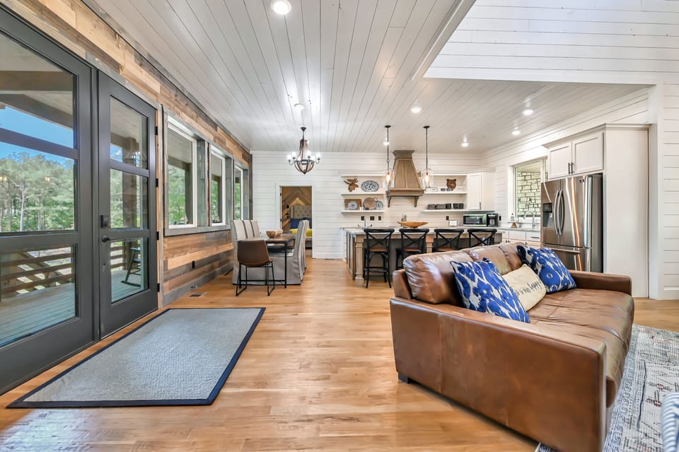 The dining area as seen from the living room. 