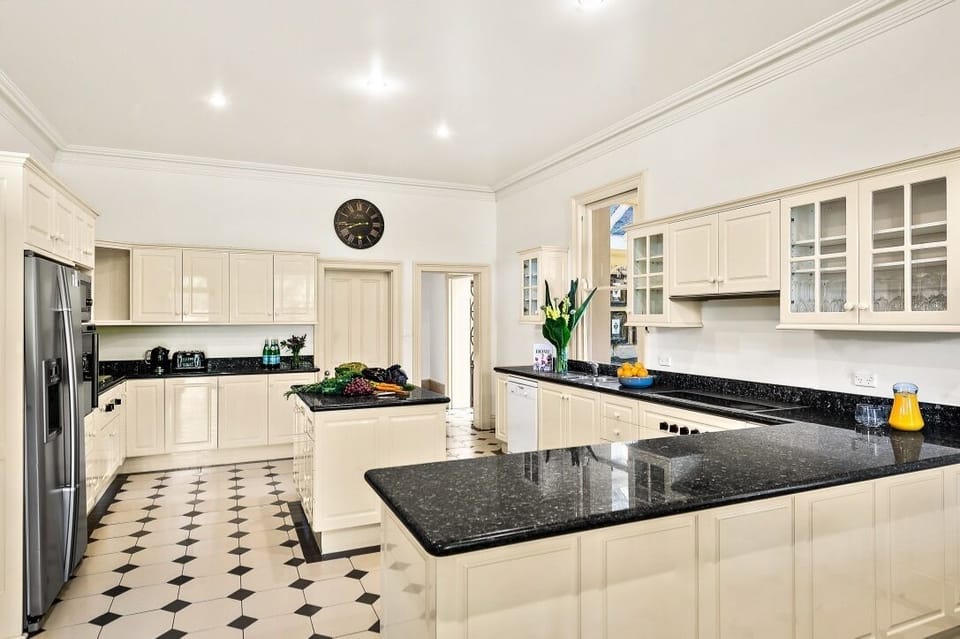 Kitchen fully equipped to cater up to 20 guests 