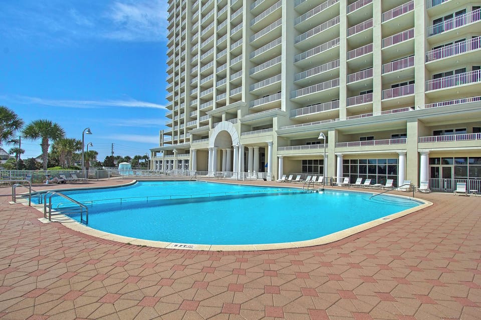 Pools at Ariel Dunes I Building