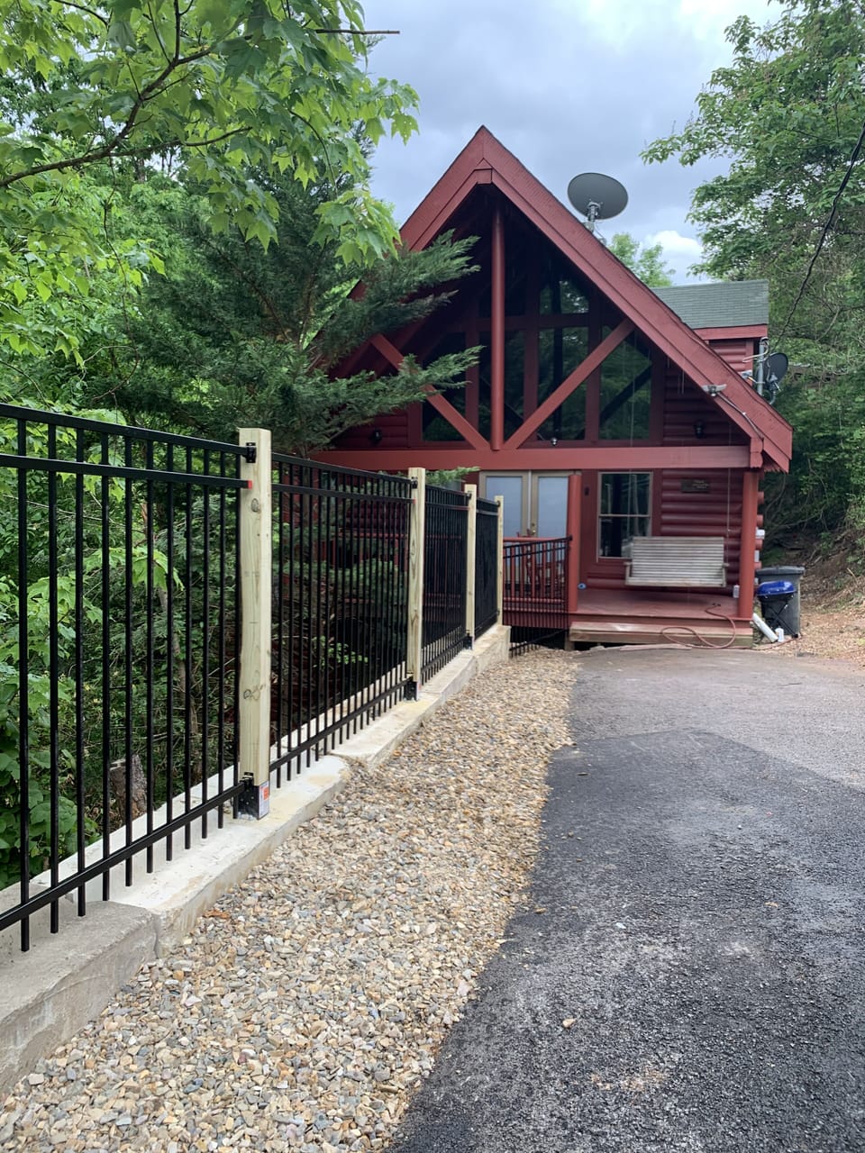 Front entrance to the cabin
