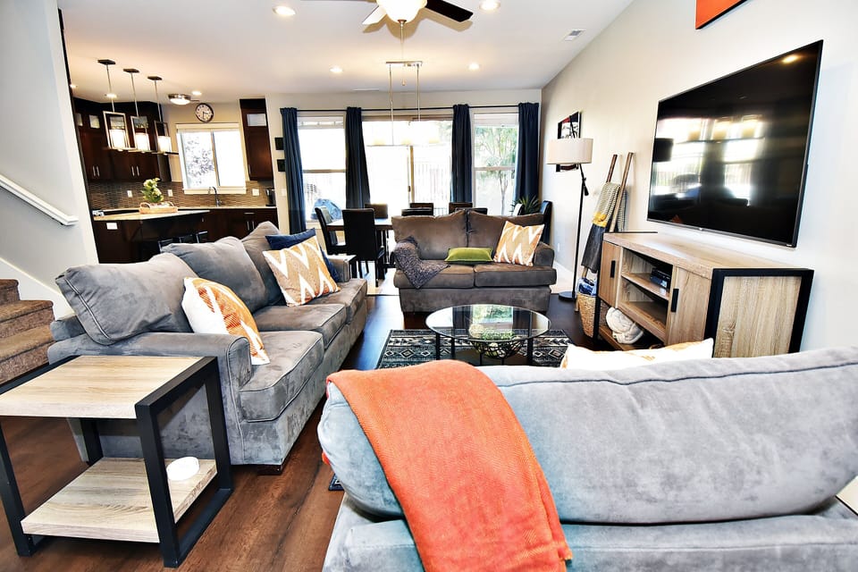 428 Living Area Family Room