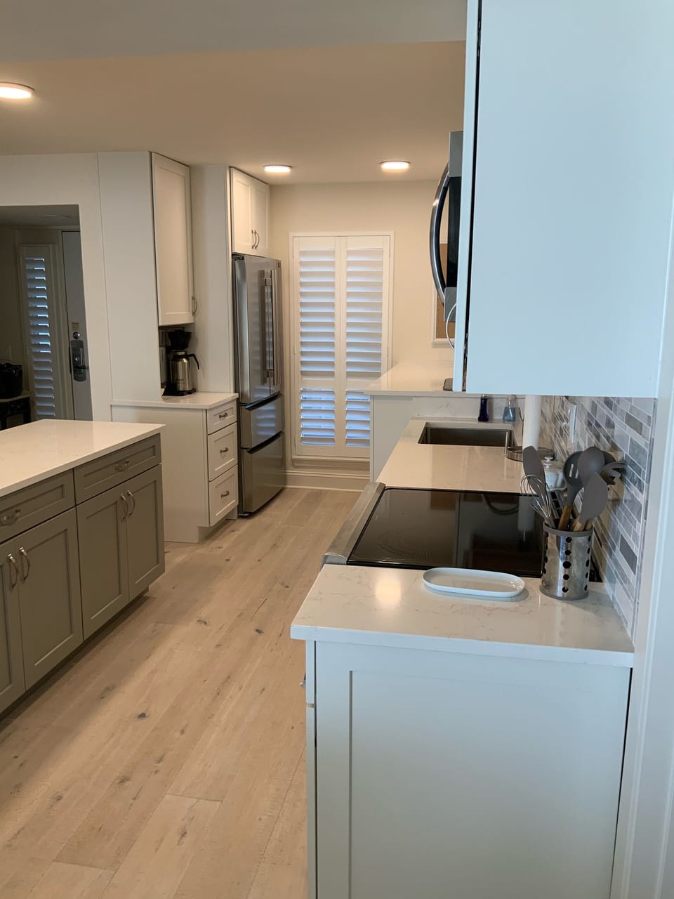Kitchen with quartz countertops