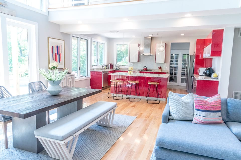 Open kitchen access to Dining Space