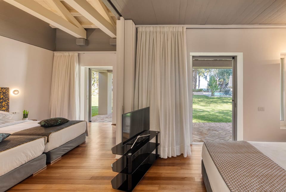 Skyline Connecting Bedrooms