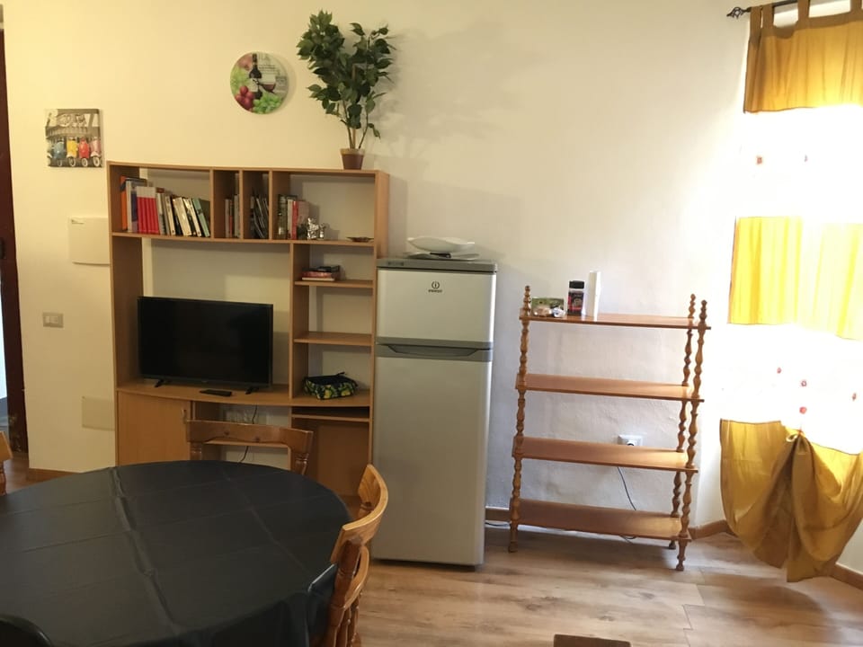 ARENNERA APARTMENT-Central vacation home House in Cagliari