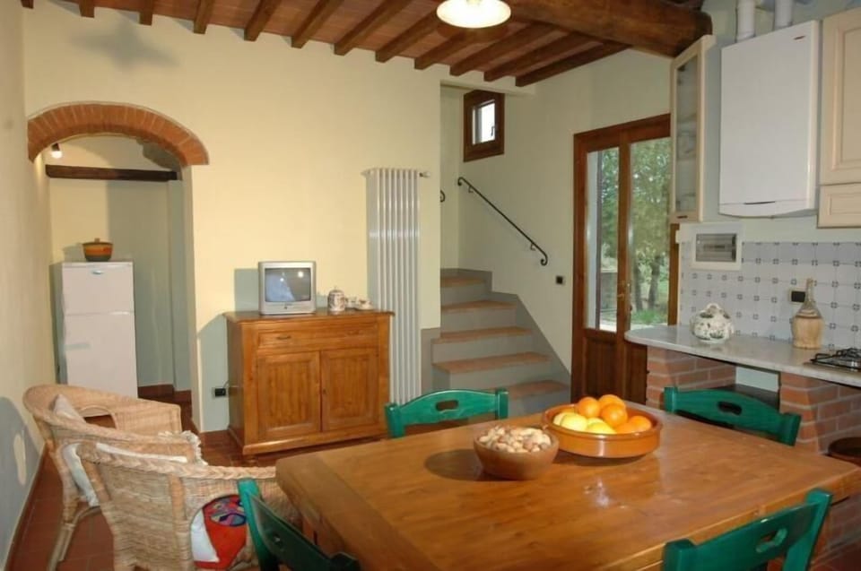 kitchen/dining area