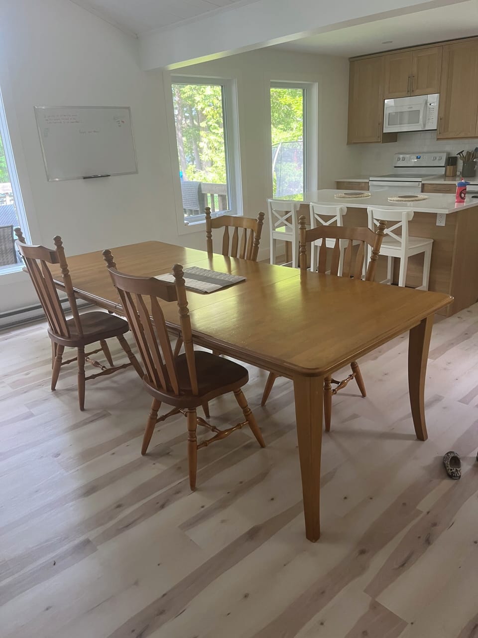 Dining table with extensions to accommodate everyone.


