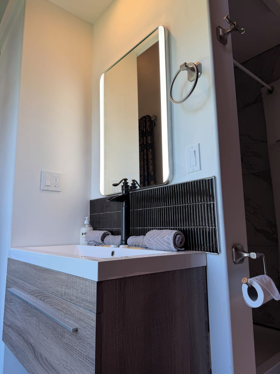 Master bedroom bathroom
