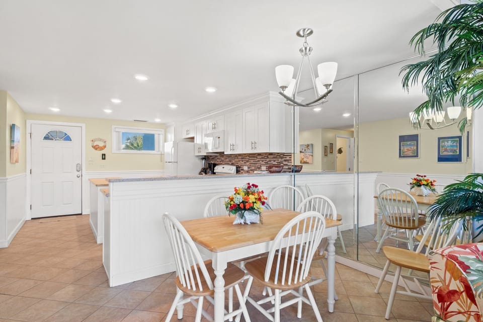 9-web-or-mls-22400-front-beach-rd-4