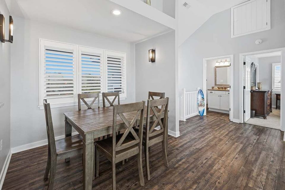 Top-Level Additional Dining Table (seats 6)