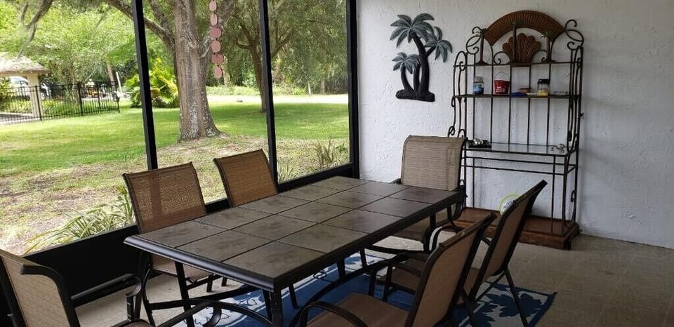 Spacious lanai 
