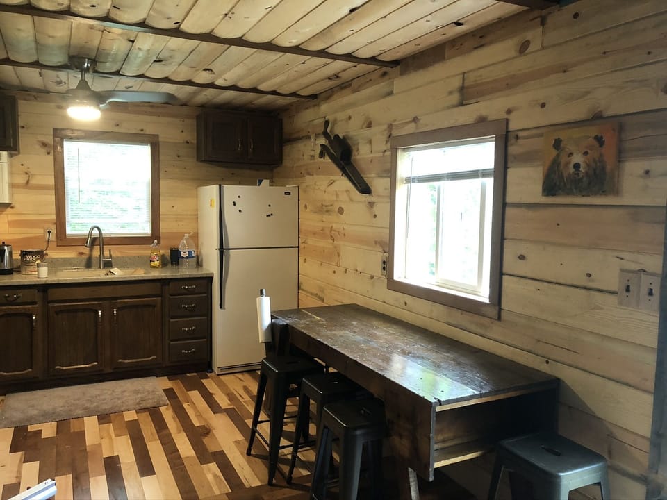 Kitchen area fully equipped 