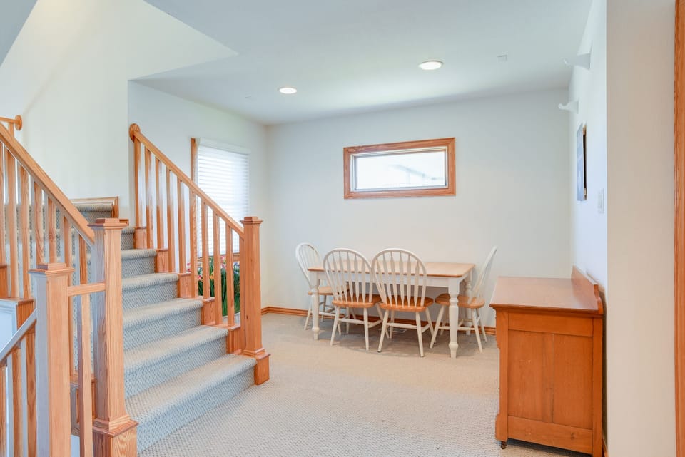 GR2234: Dare to Relax | Mid Level Sitting Area