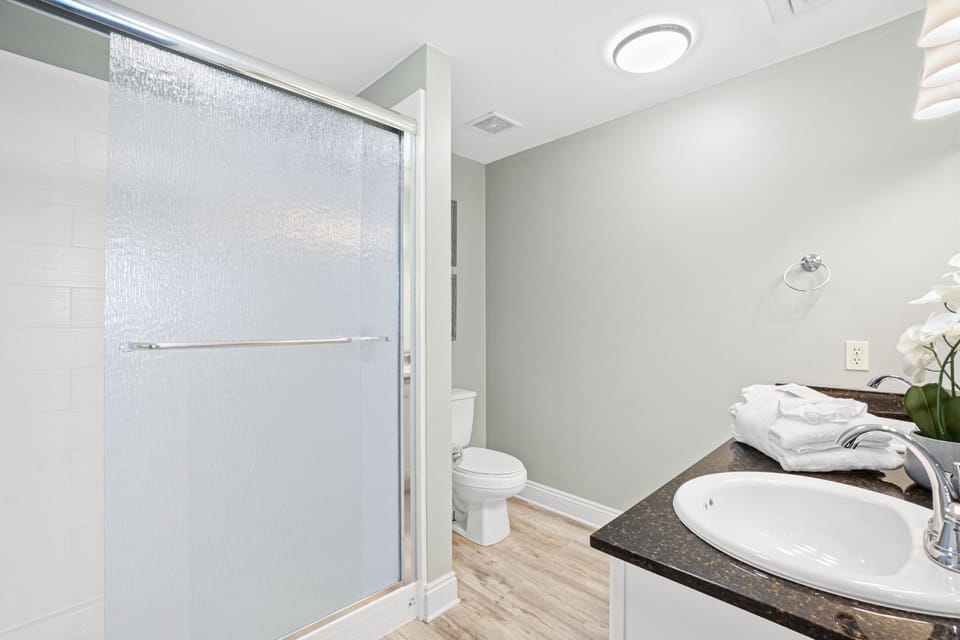 En Suite Bathroom