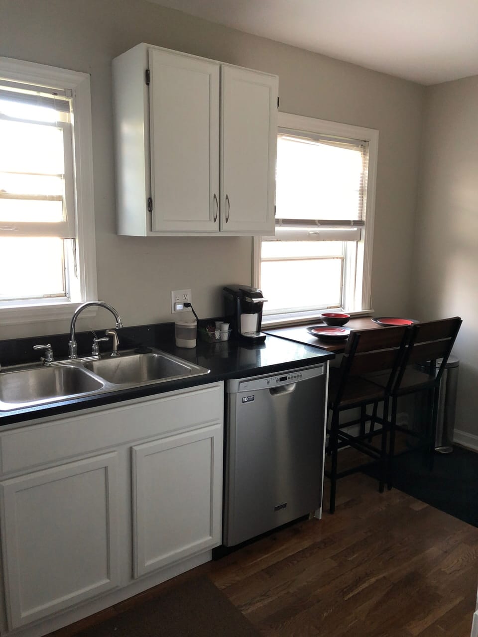 Kitchen has a dishwasher/microwave/range