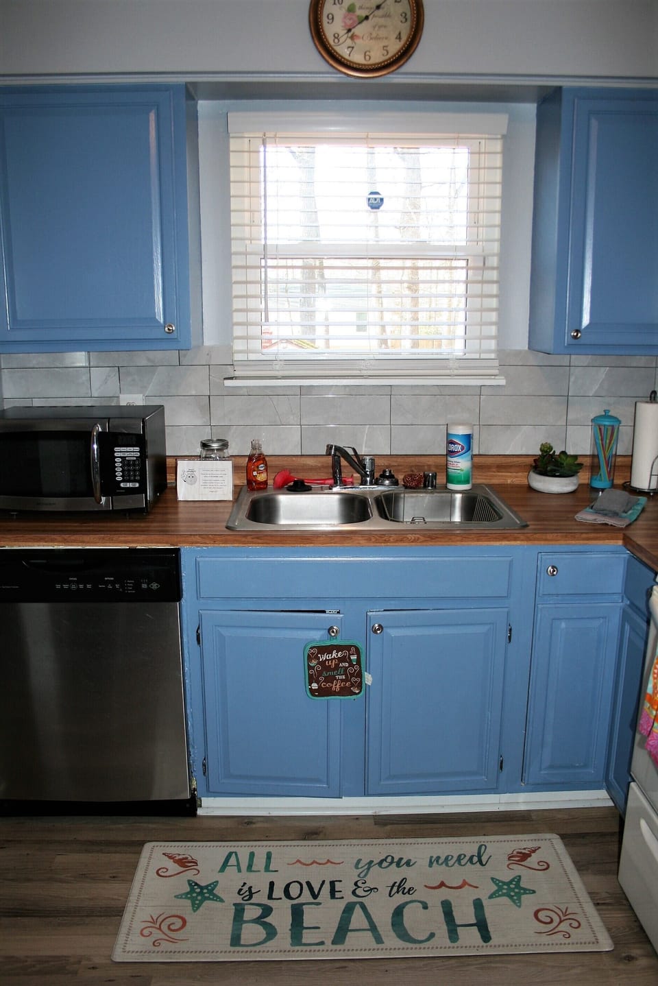 Another view of kitchen