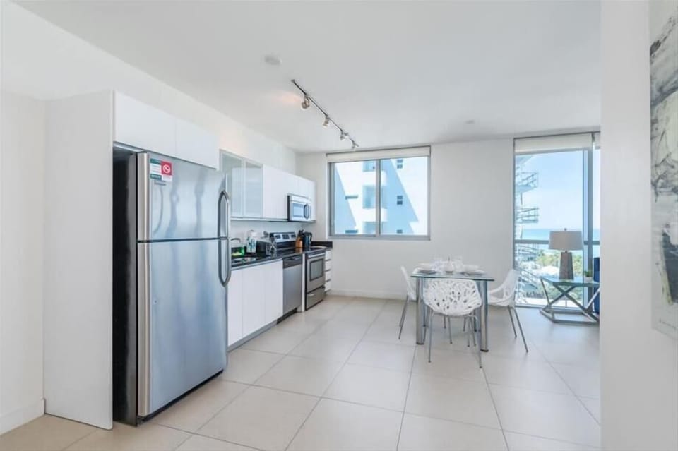 Miami Miami Beach 1 Bedroom Corner Oceanfro Kitchen